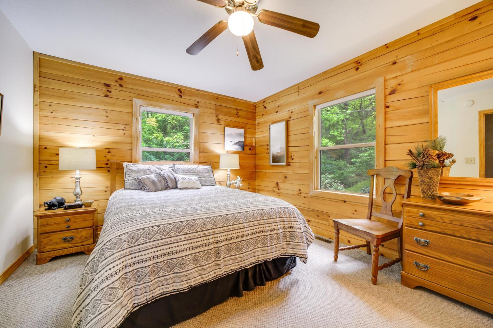 Peaceful Smoky Mountain Cabin With Deck And Fire Pit! Waynesville Buitenkant foto