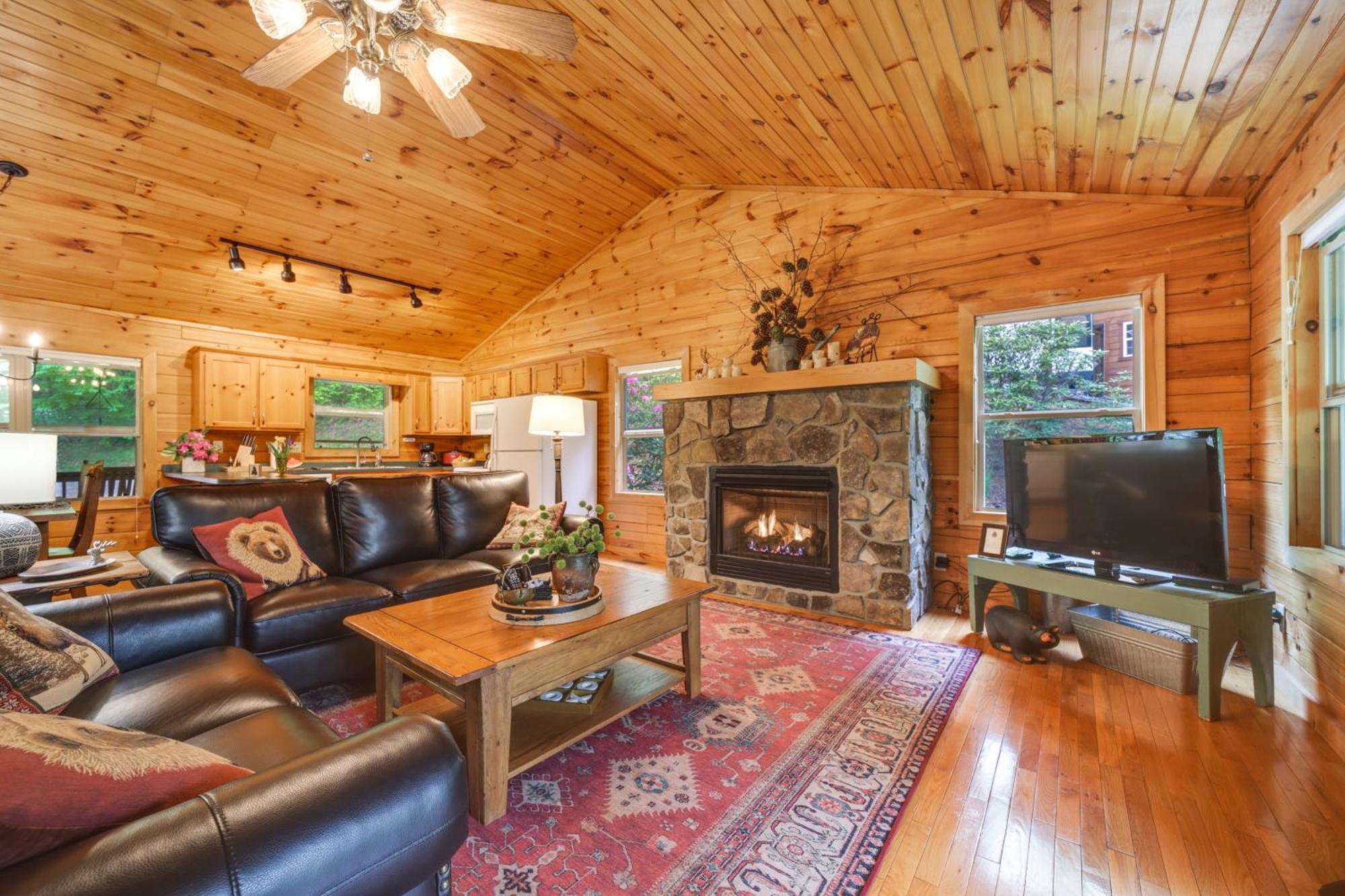 Peaceful Smoky Mountain Cabin With Deck And Fire Pit! Waynesville Buitenkant foto